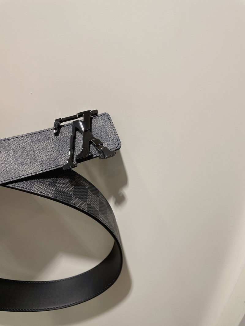l0vis Vvtt0n belts